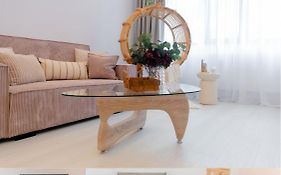 The Harmony Nest Apartment Coresi - Free Parking